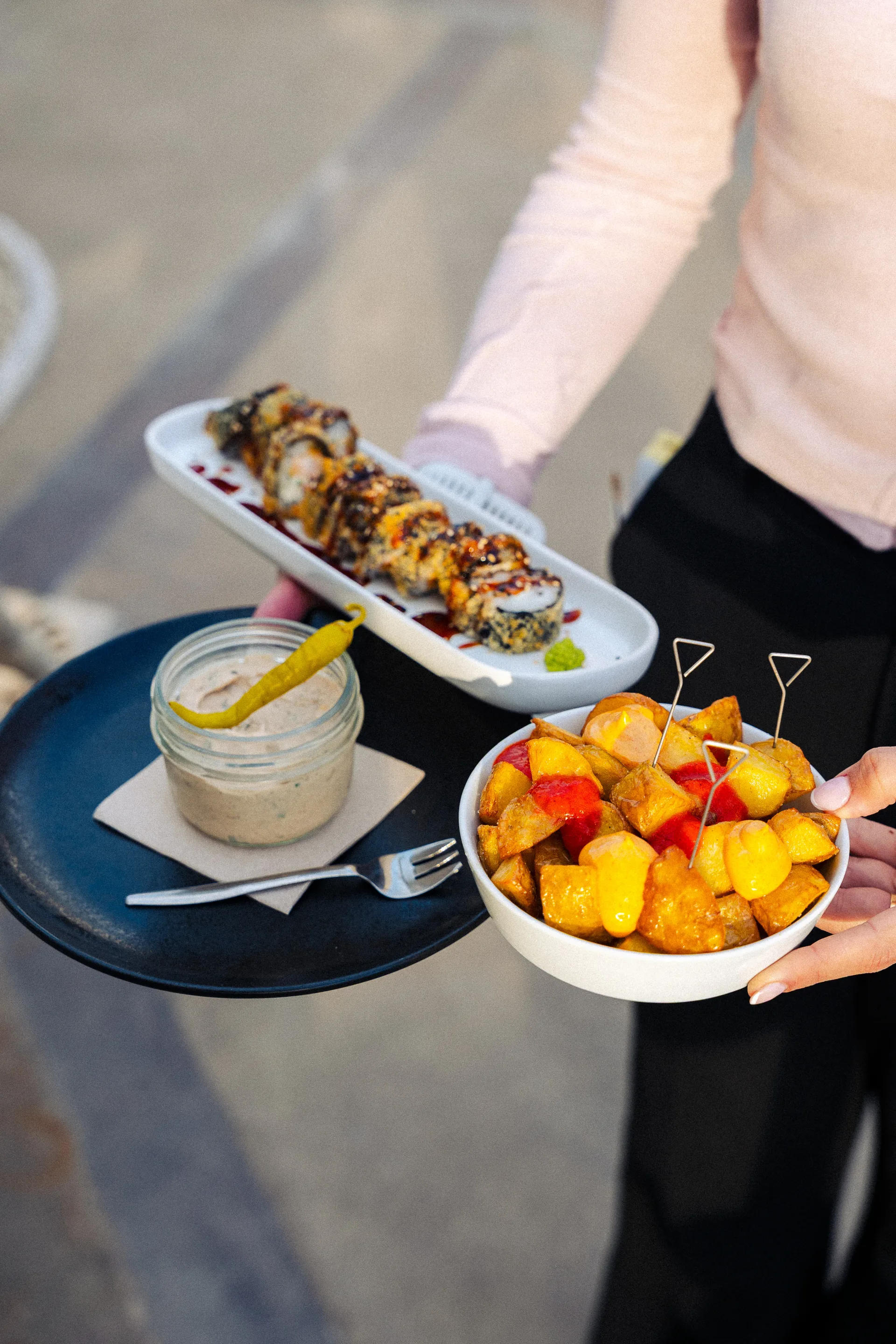 Entrées La Pergola — Patatas Bravas, Hot-Roll, Rillettes